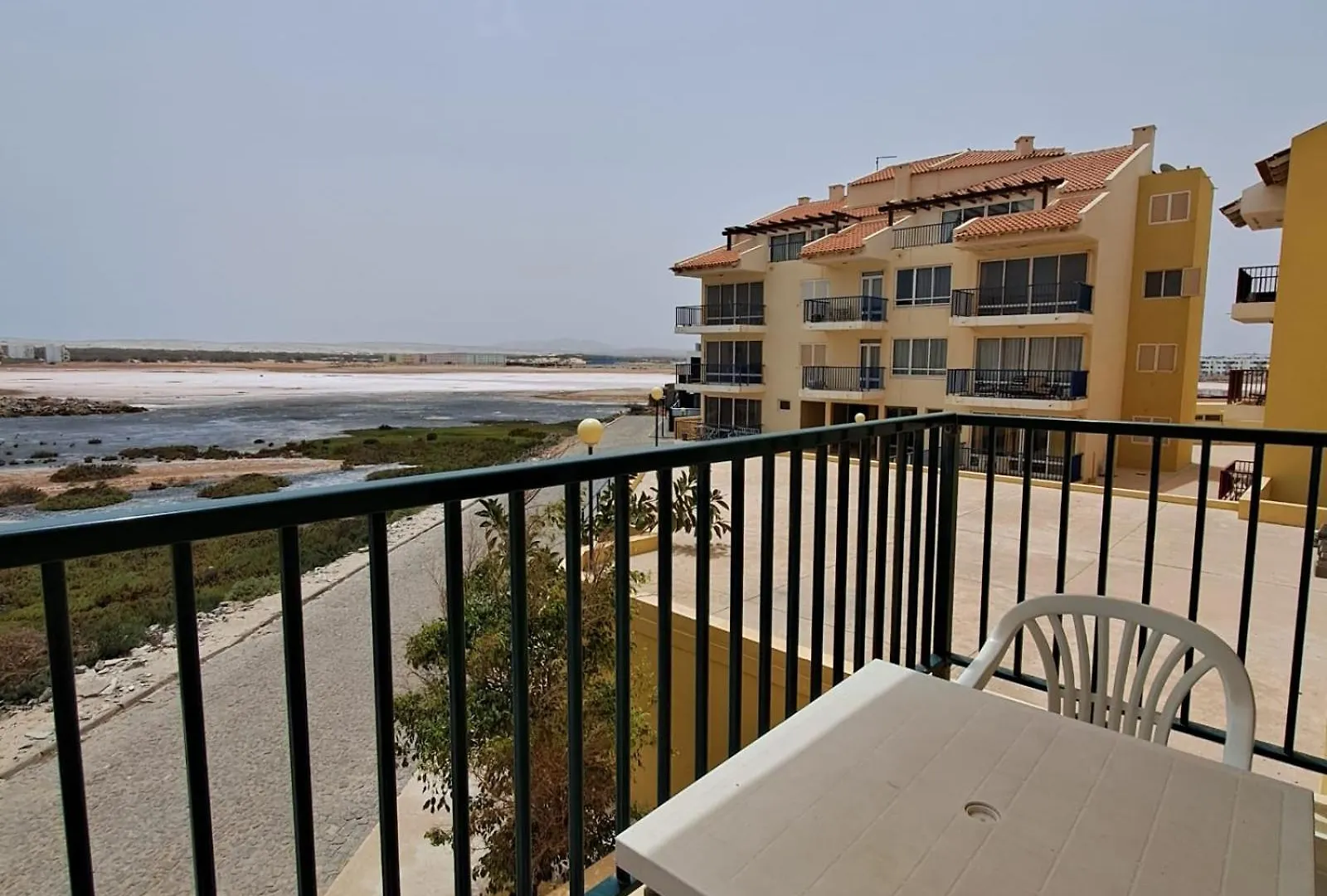Cabral Beach Apt With Pool - Sol Y Mar Sal Rei 0*,  Cape Verde